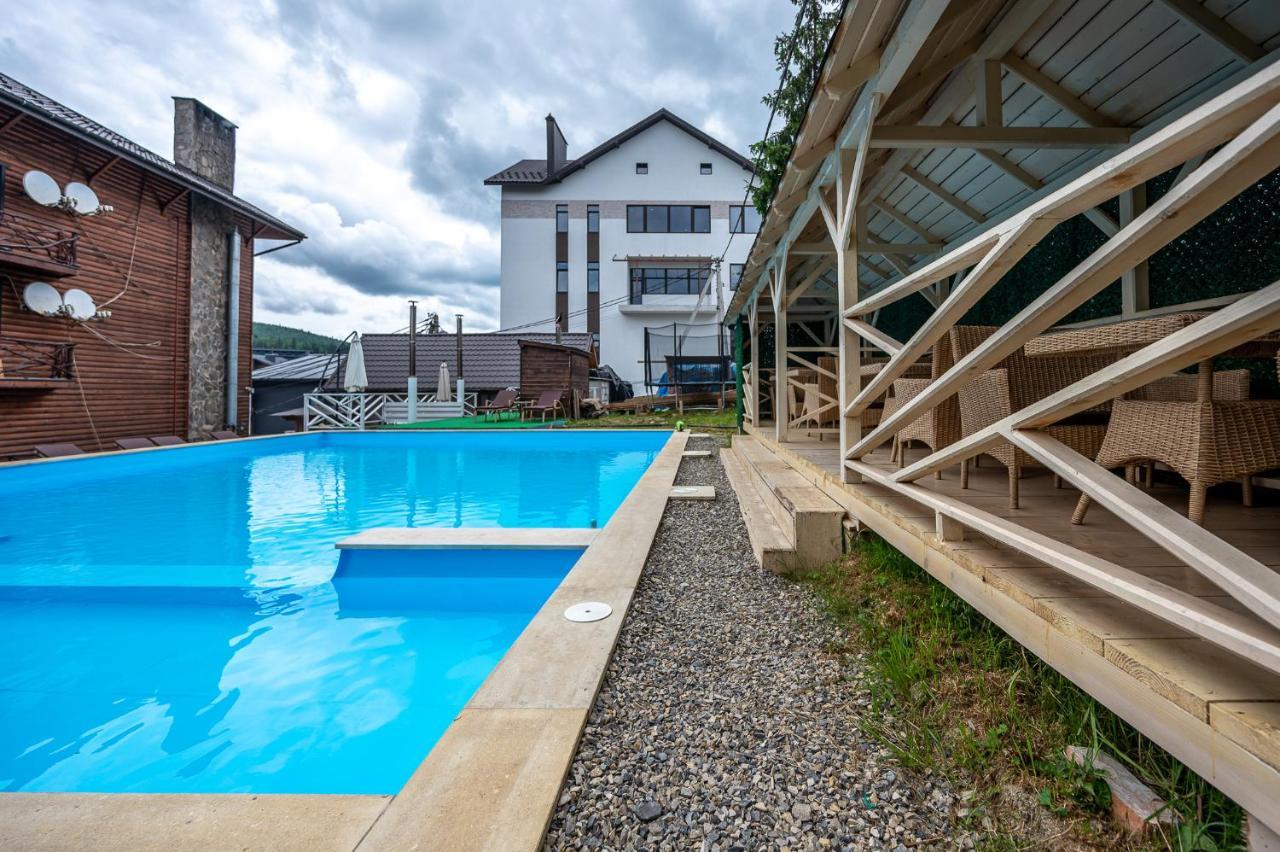 Марина Hotell Bukovel Exteriör bild