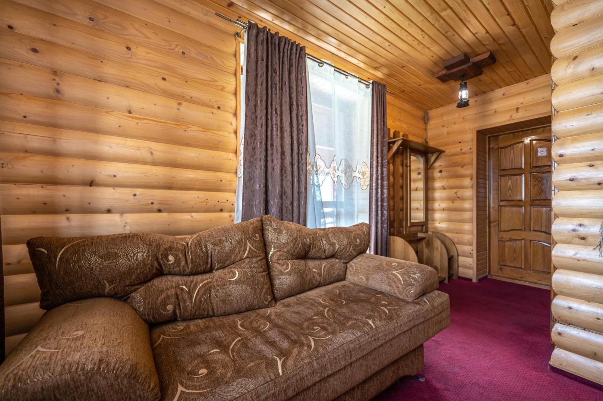 Марина Hotell Bukovel Rum bild